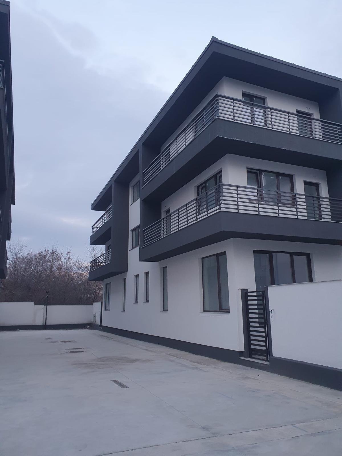 مجمع فيلل رومانيا - منظر خارجي ٣